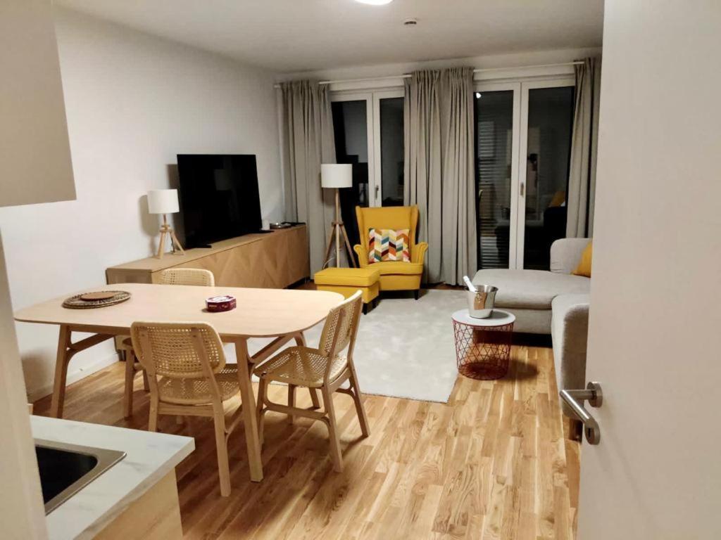 Neue Stillvolle Wohnung Im Steinbach Palais, Ideale Lage Bad Saarow Esterno foto